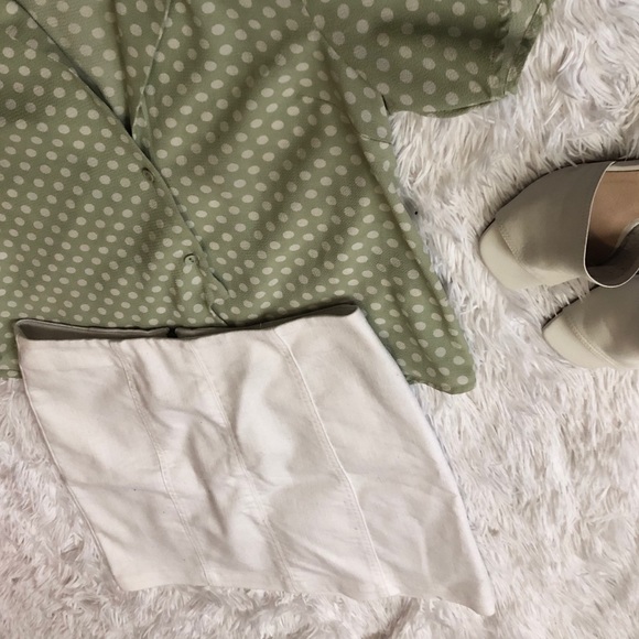 White Skirt (Size M) - Picture 3 of 3